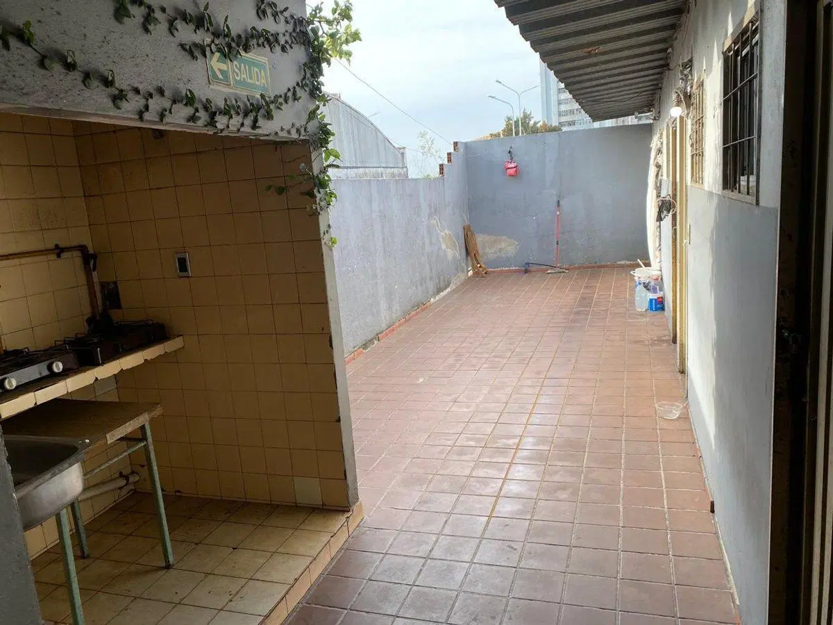 Venta Galpón Avellaneda 8