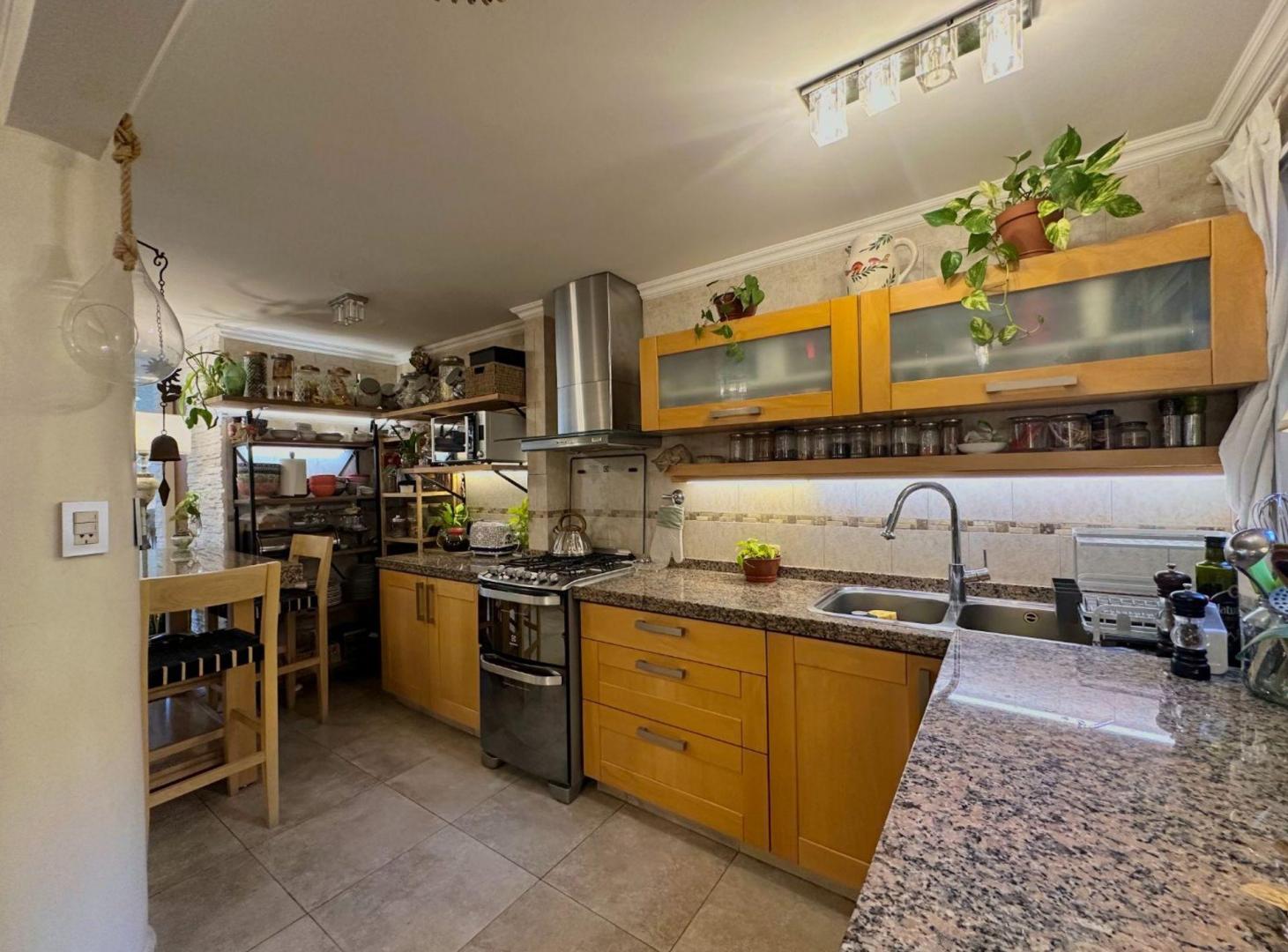 Foto de Venta casa 5 amb Parque Chas cochera patio terraza, imagen 2