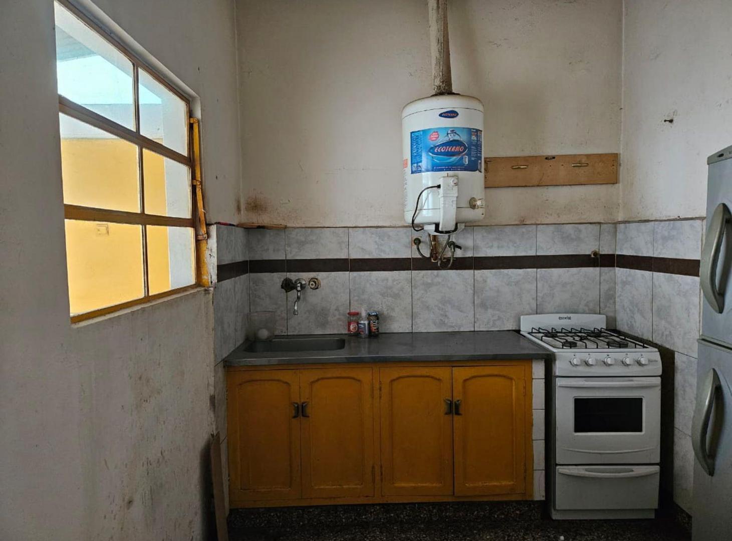 Foto de VENTA PH 54 m² C/ PATIO A REFACCIONAR SIN EXPENSAS, imagen 2