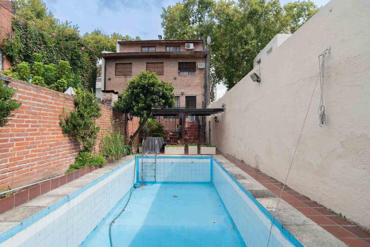 Foto de VENTA TRIPLEX COLEGIALES PILETA, QUINCHO, COCHERA, imagen 2