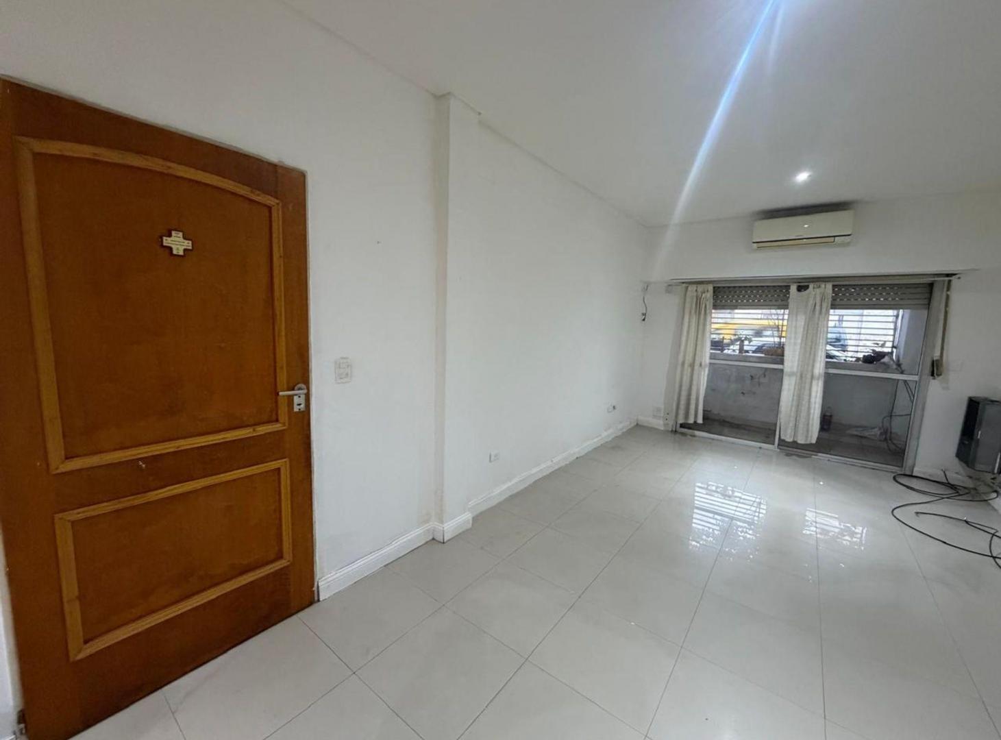 Foto de Venta Monoambiente Parque Chacabuco, imagen 2