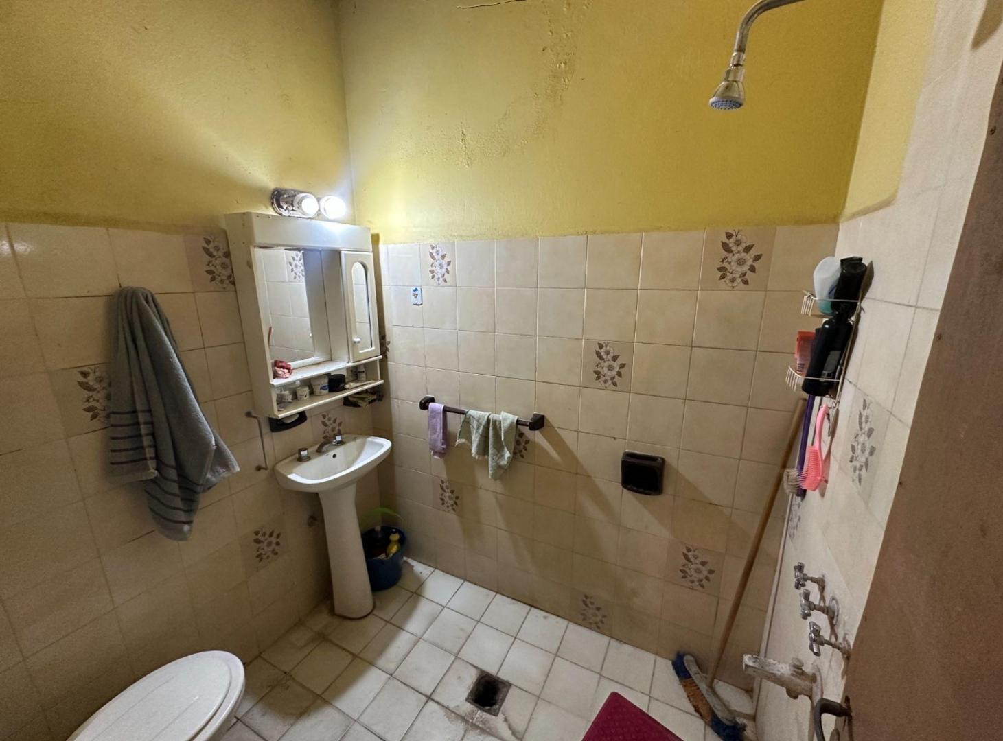 Foto de VENTA CASA 3 AMBIENTES LUJAN A REFACCIONAR, imagen 5
