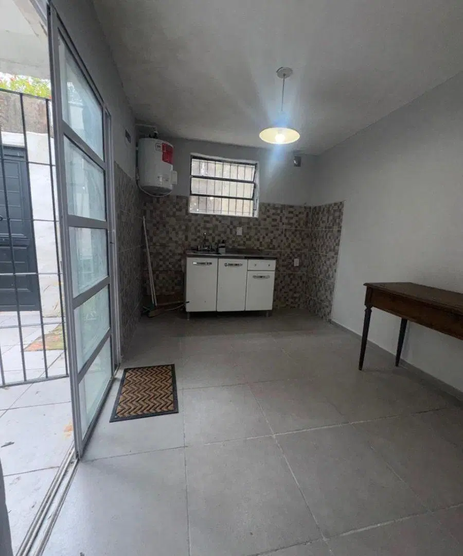 MONOAMBIENTE CON JARDIN 2