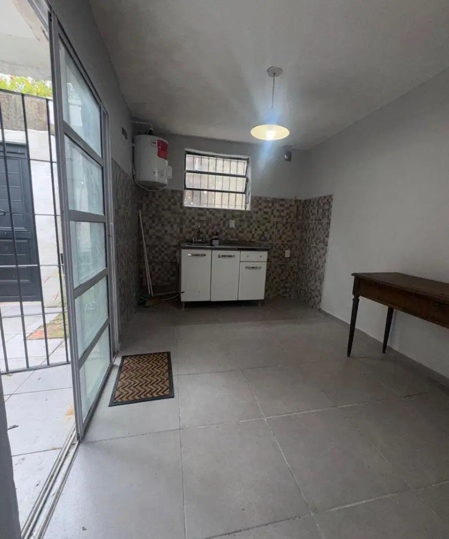 MONOAMBIENTE CON JARDIN 4