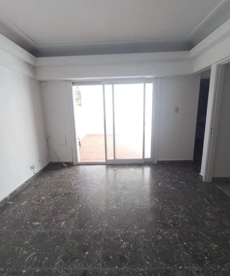 DEPARTAMENTO 2 AMBIENTES AMPLIO CON 2 PATIOS 2