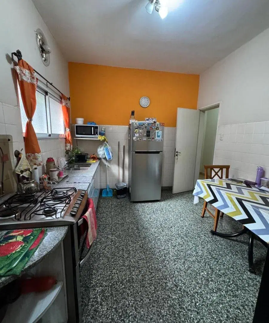CHALET 6 AMBIENTES Y AMPLIO PARQUE 4
