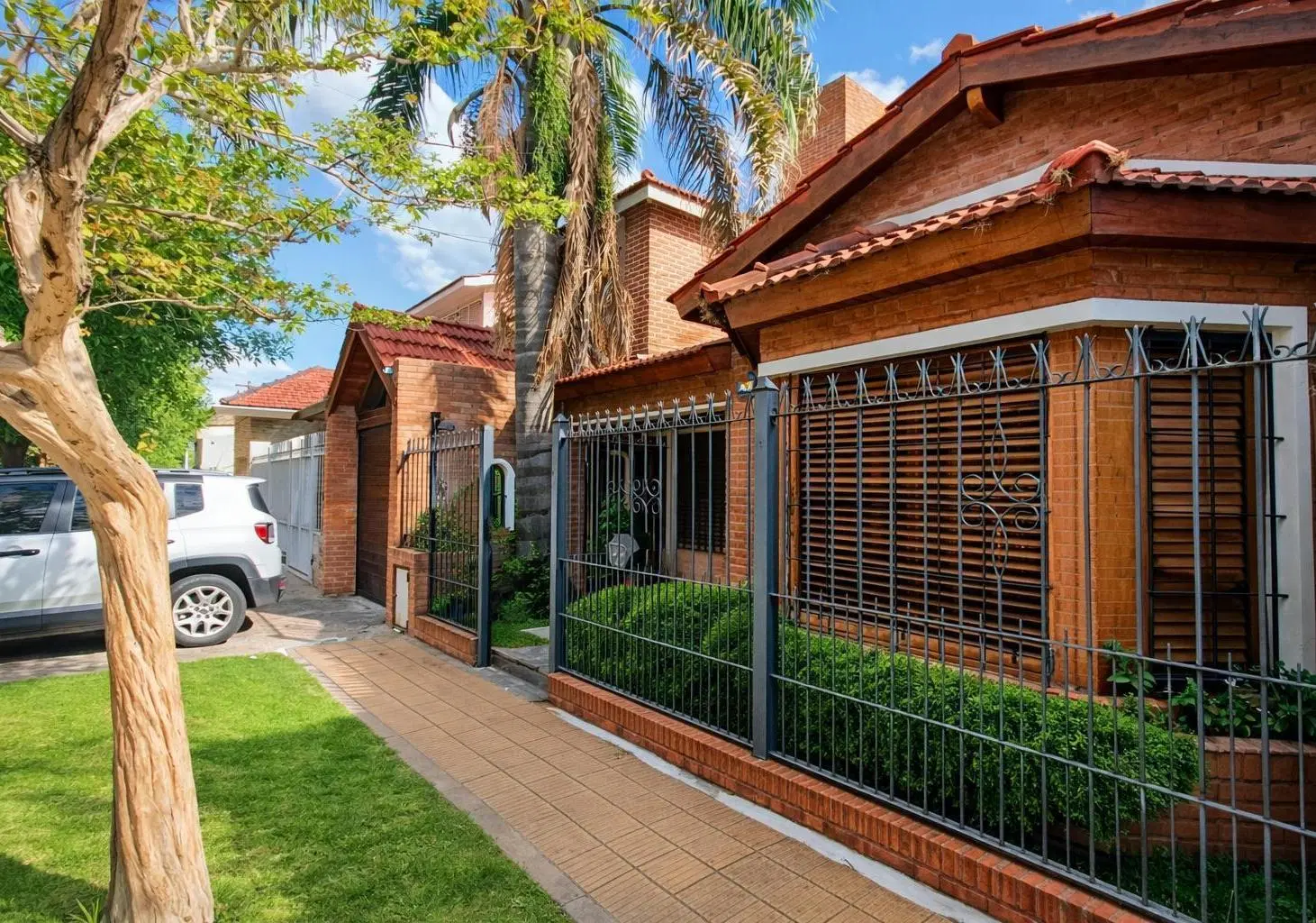 Venta Casa en Moreno 6 ambientes - OPORTUNIDAD | Jardín | Quincho | Pileta | Cochera 2