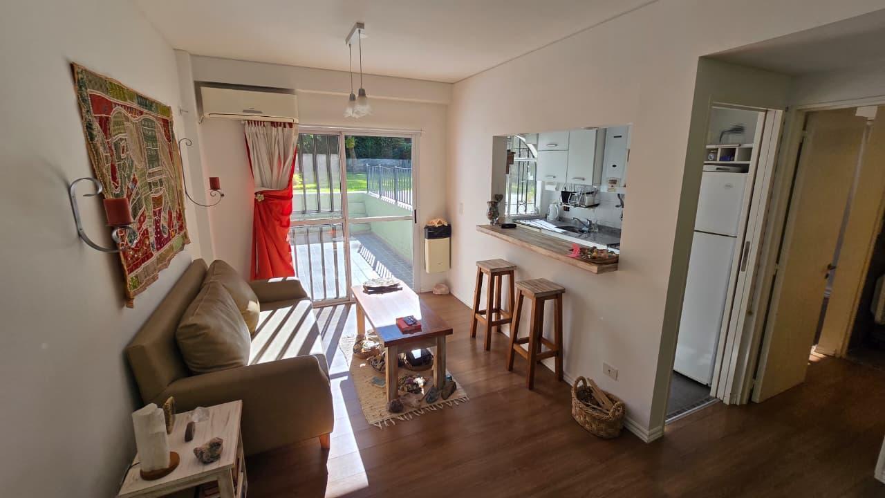 Foto de VENTA DE DEPTO. 2 AMBIENTES, COCHERA CON USUFRUCTO VITALICIO GRATUITO, imagen 1