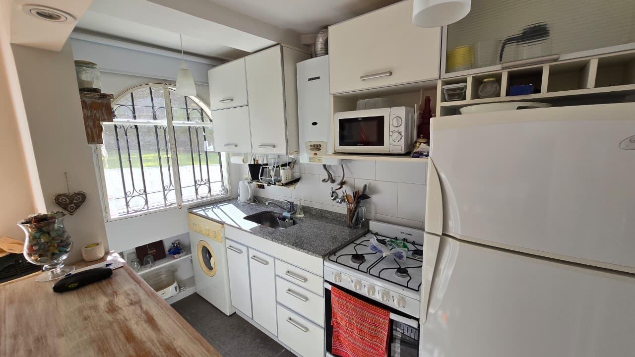 Foto de VENTA DE DEPTO. 2 AMBIENTES, COCHERA CON USUFRUCTO VITALICIO GRATUITO, imagen 5