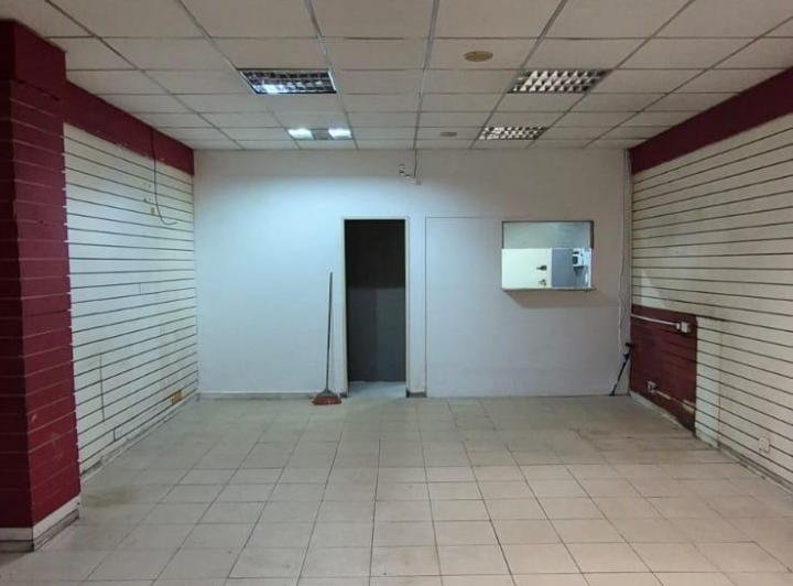 Local comercial en pleno Avellaneda centro. 2