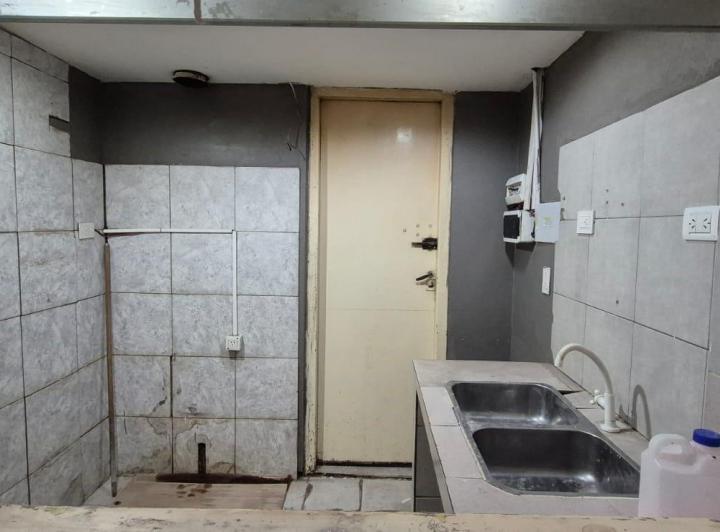 Local comercial en pleno Avellaneda centro. 4
