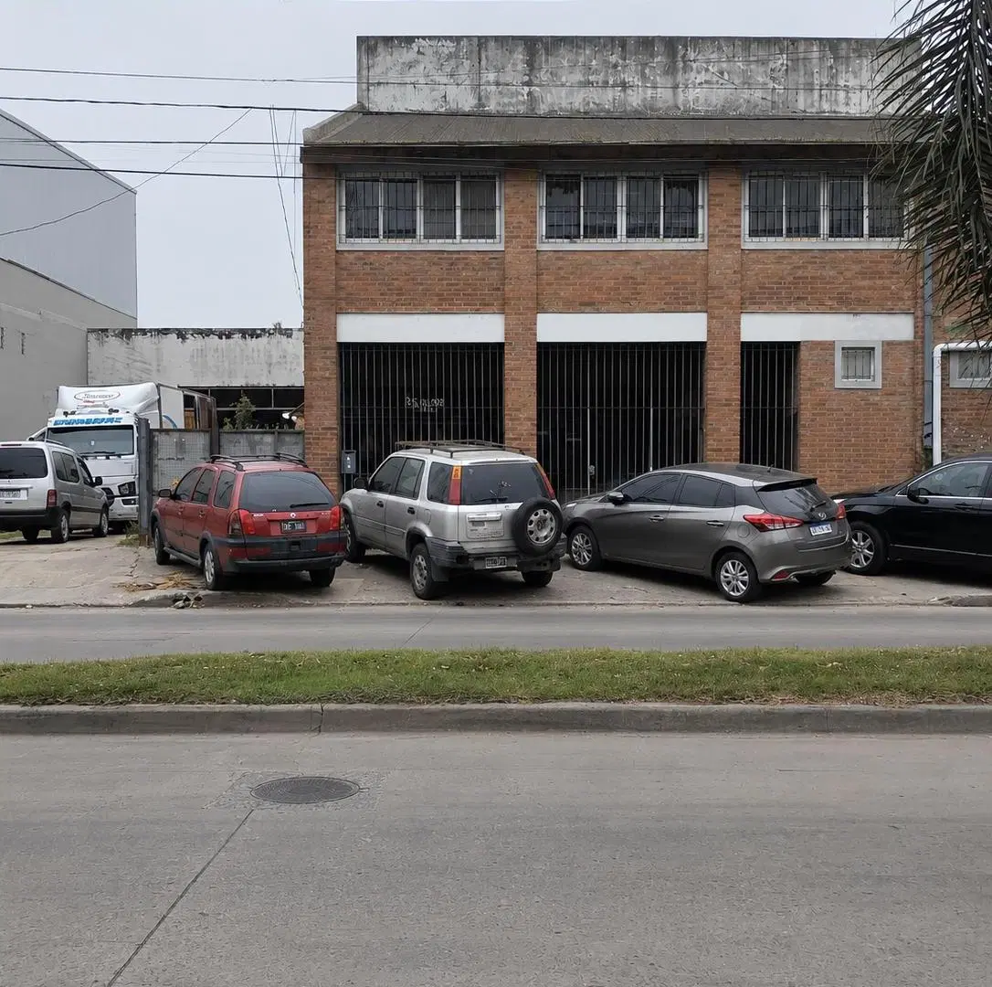 ATENCION,SE ALQUILA GRAN DEPOSITO CON OFICINAS Y BAÑO 2
