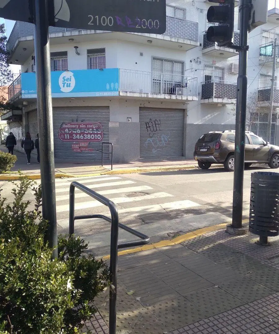 SE ALQUILA EXCELENTE LOCAL EN HERMOSA ESQUINA COMERCIAL 3