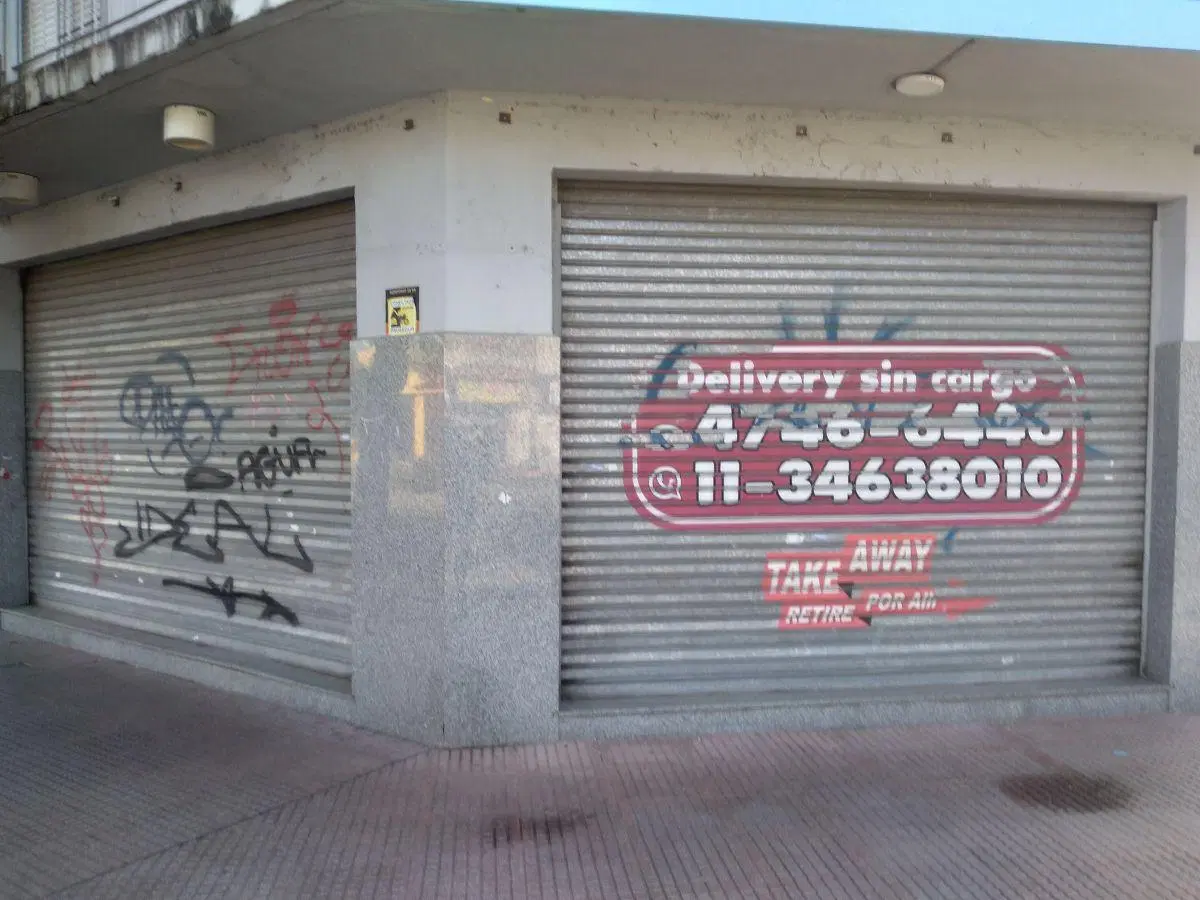 SE ALQUILA EXCELENTE LOCAL EN HERMOSA ESQUINA COMERCIAL 1