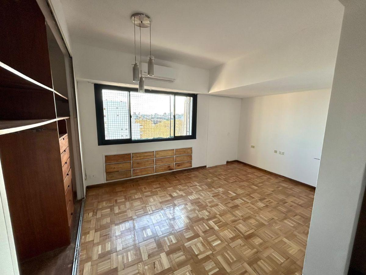Foto de Soleado Piso. Balcón Terraza con Parrilla y Cochera Fija., imagen 4