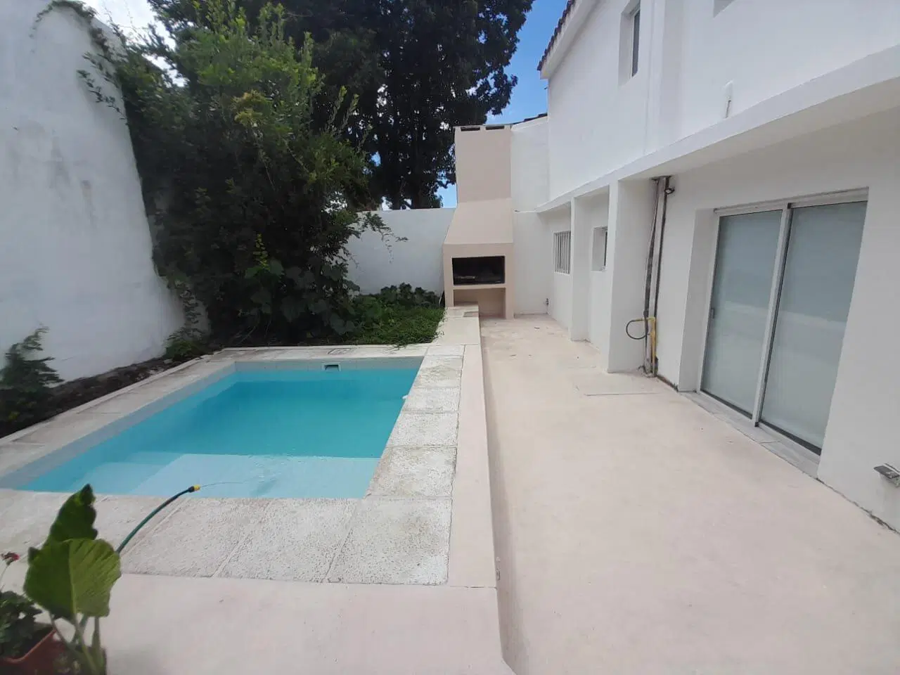 Casa amoblada en venta en Río Ceballos 5