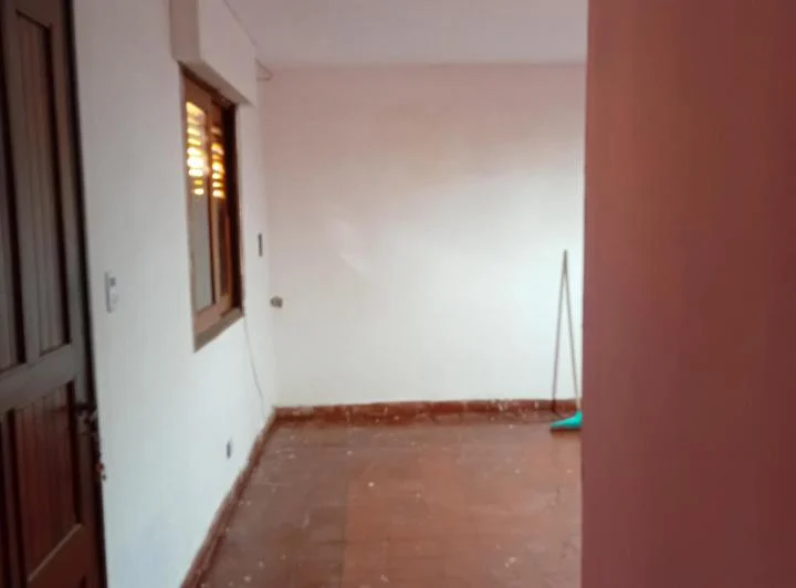Casa a 4 cuadras de av colon, Patio, Jardin, 1 dorm 5