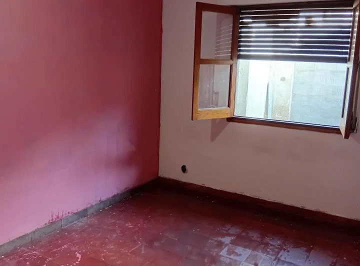 Casa a 4 cuadras de av colon, Patio, Jardin, 1 dorm 4