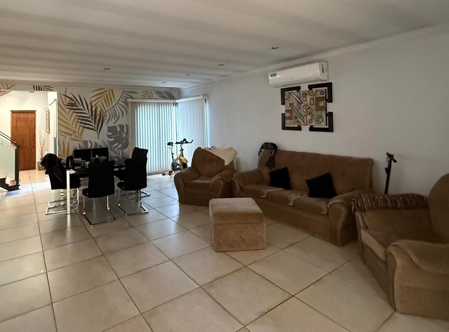 Foto de GISELA ZUMER - SERVICIOS INMOBILIARIOS - ALQUILA:, imagen 1