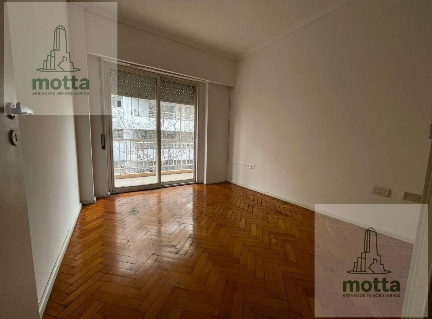 VENTA DPTO 2 DORM CON BALCON EN BARRIO MARTIN 8