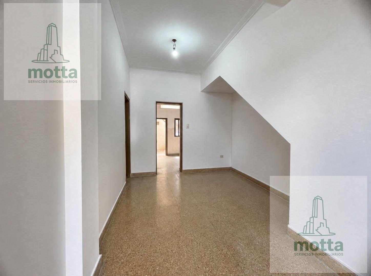 Foto de venta de casa en PB de 2 dorm c/cochera en Bo Hospitales, imagen 1
