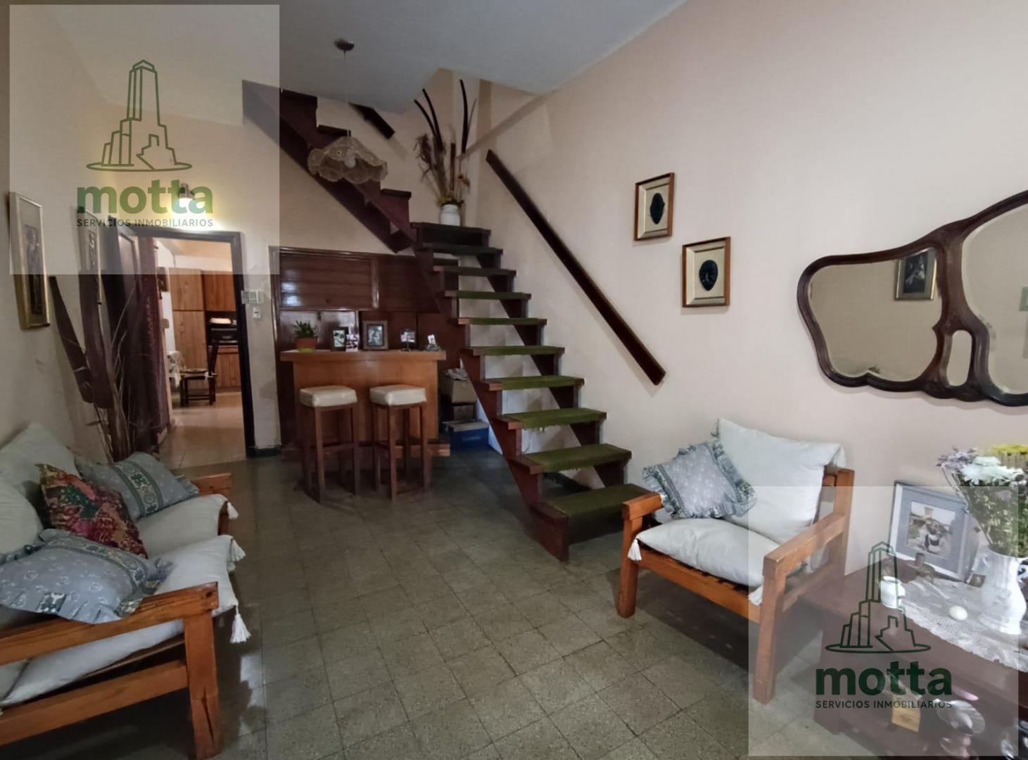 Foto de VENTA CASA 4 DORMITORIOS C/COCHERA EN ZONA SUR, imagen 3