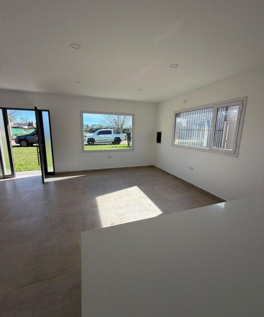 Foto de EXCELENTE CASA EN VENTA EN BARRIO LAS CAÑITAS A ESTRENAR, imagen 2