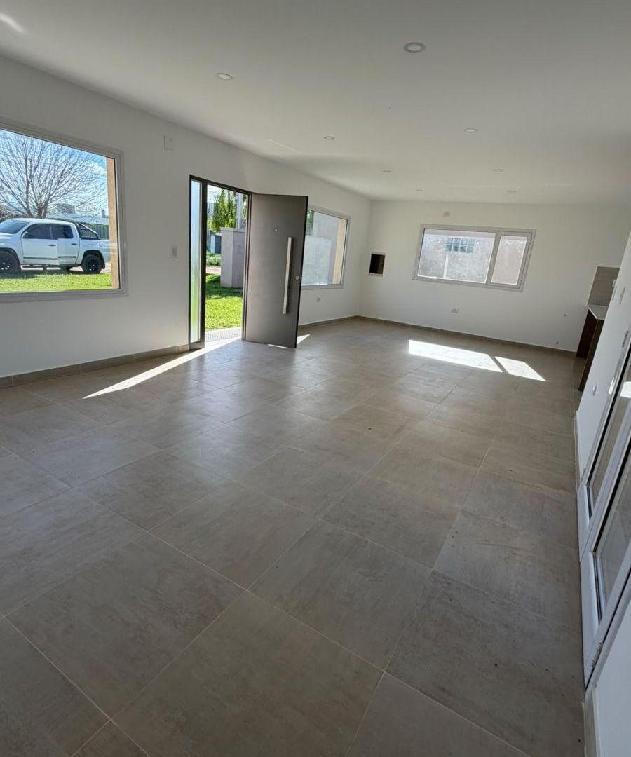 Foto de EXCELENTE CASA EN VENTA EN BARRIO LAS CAÑITAS A ESTRENAR, imagen 3