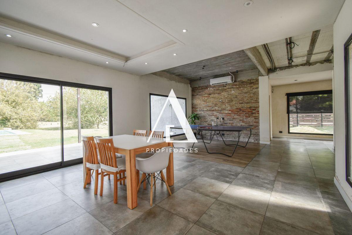 Casa 4 ambientes con piscina a terminar en lote de 2437m2 - Parque Las Naciones, Guernica