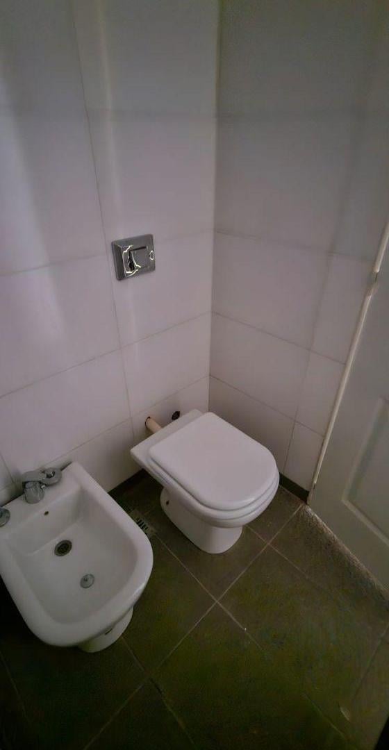 Foto de Departamento dos ambientes con cochera en alquiler, imagen 5