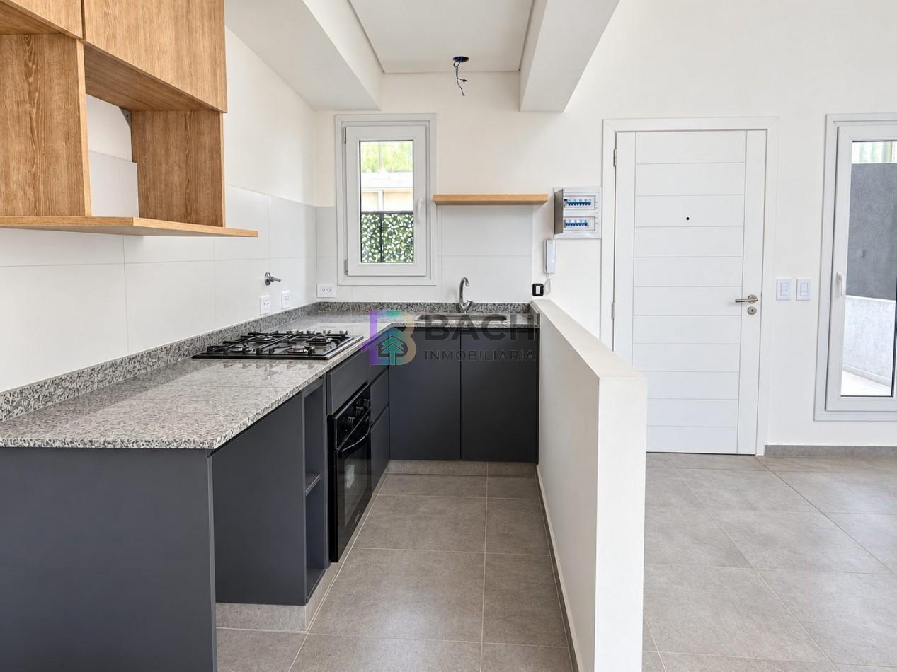 Foto de Moderno Departamento tipo duplex en venta con patio privado, gas, imagen 4