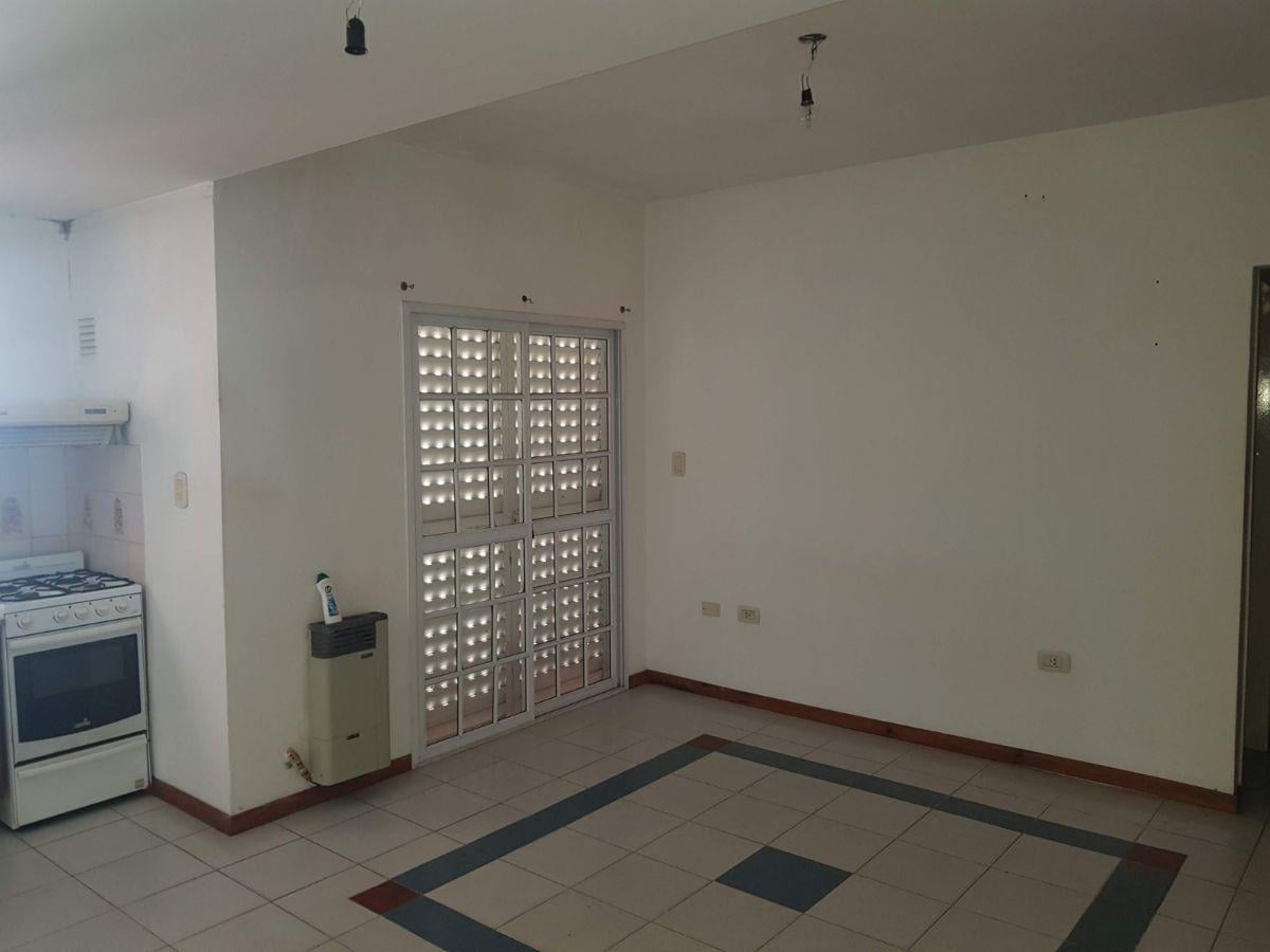 Foto de Departamento en alquiler de 1 dormitorio en calle 14 e/ 37 y 38 La Plata, imagen 5