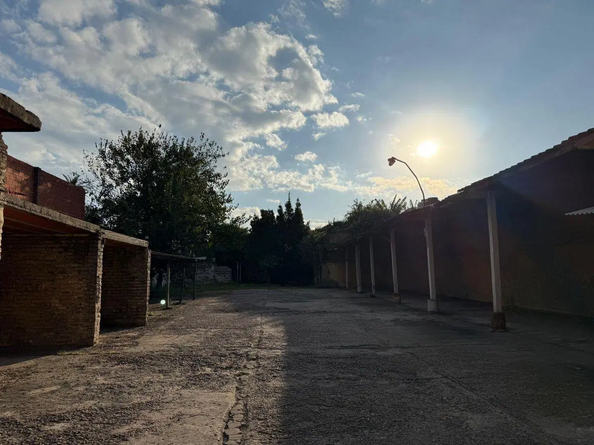 LOTE DE 1040 M2 CON MEJORAS EN VENTA - LOMAS DE ZAMORA 5