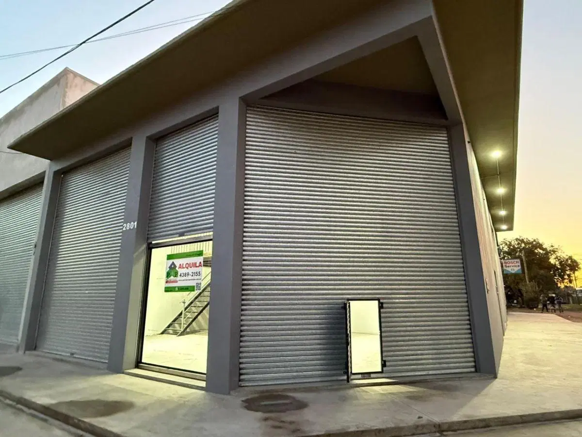 EXCELENTE LOCAL COMERCIAL A ESTRENAR SOBRE AV PEDRO DREYER 2