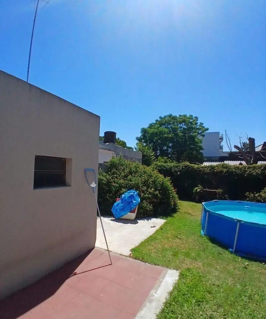 Casa De 350m2 Con 3 Amb. Y Gran Parque 8