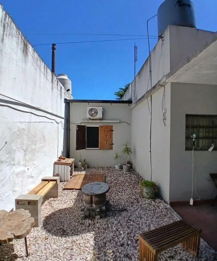 Casa De 350m2 Con 3 Amb. Y Gran Parque 1