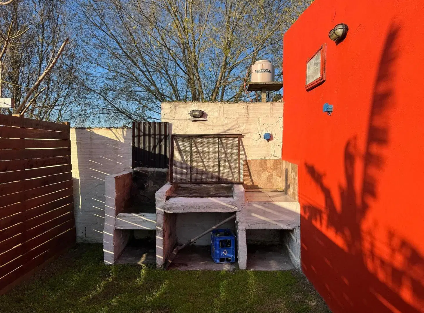 CASA MAS DPTO EN VENTA EN MAR DEL TUYU CON AMPLIO JARDIN 8