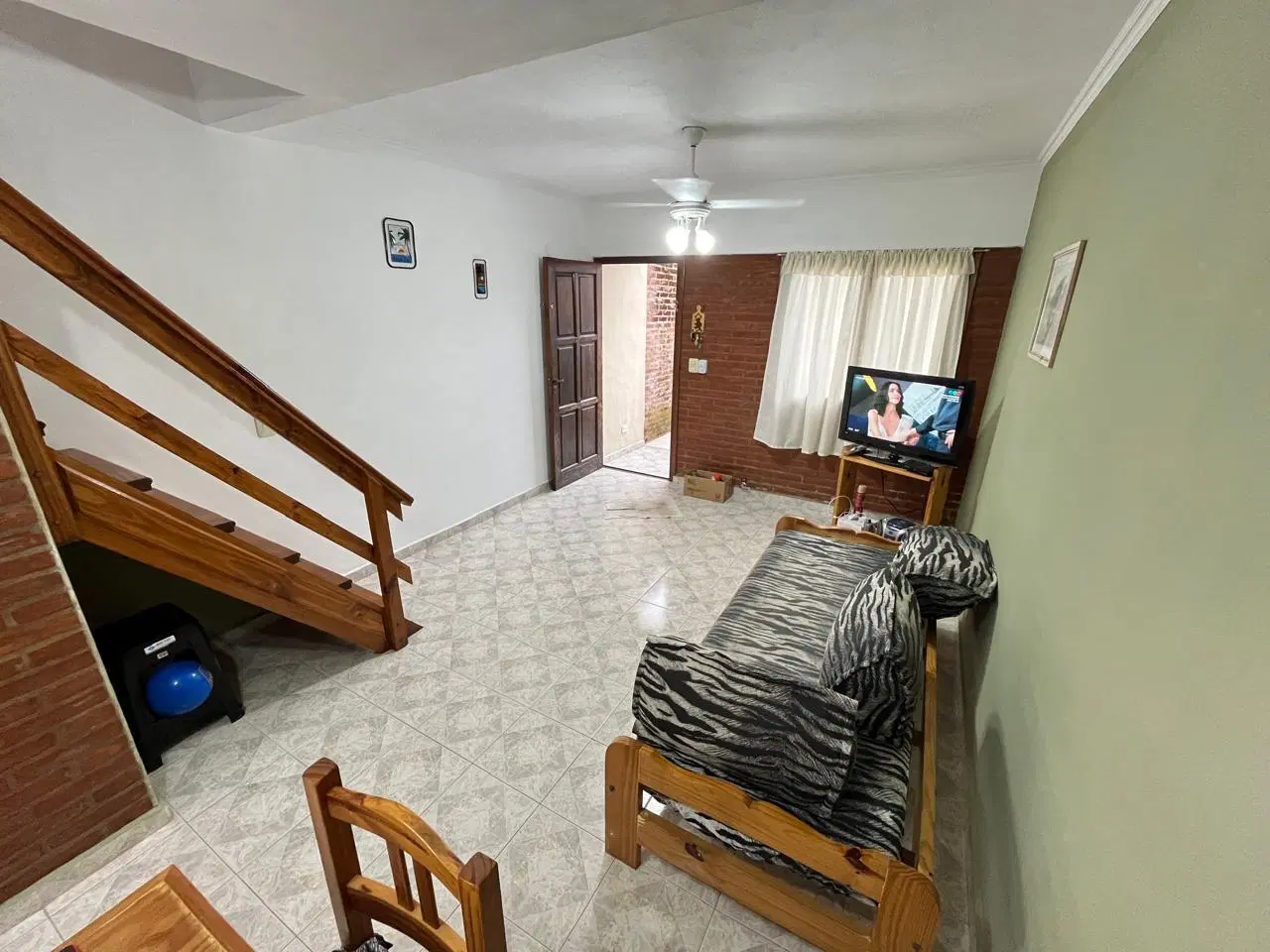 IMPECABLE DUPLEX AL FRENTE A METROS DEL MAR 2