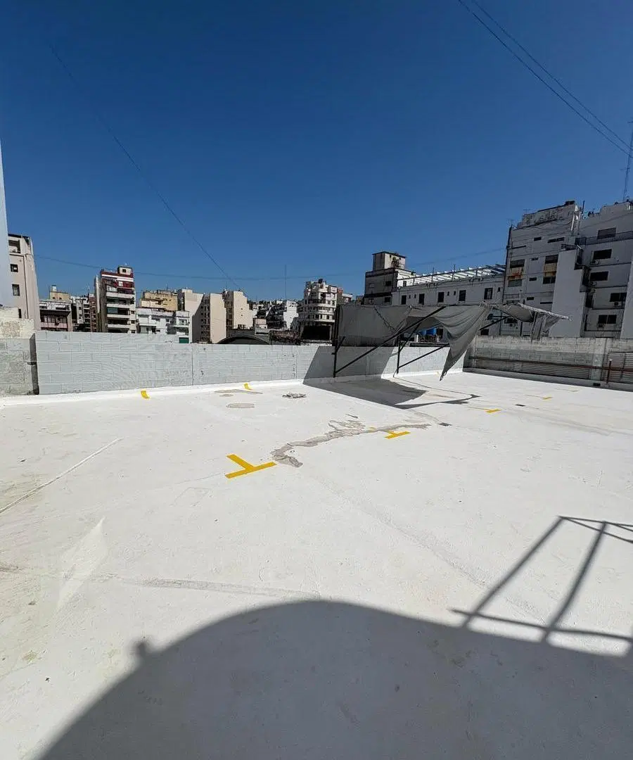 EXCELENTE COCHERA DESCUBIERTA EN PLENO MICROCENTRO PORTEÑO 3