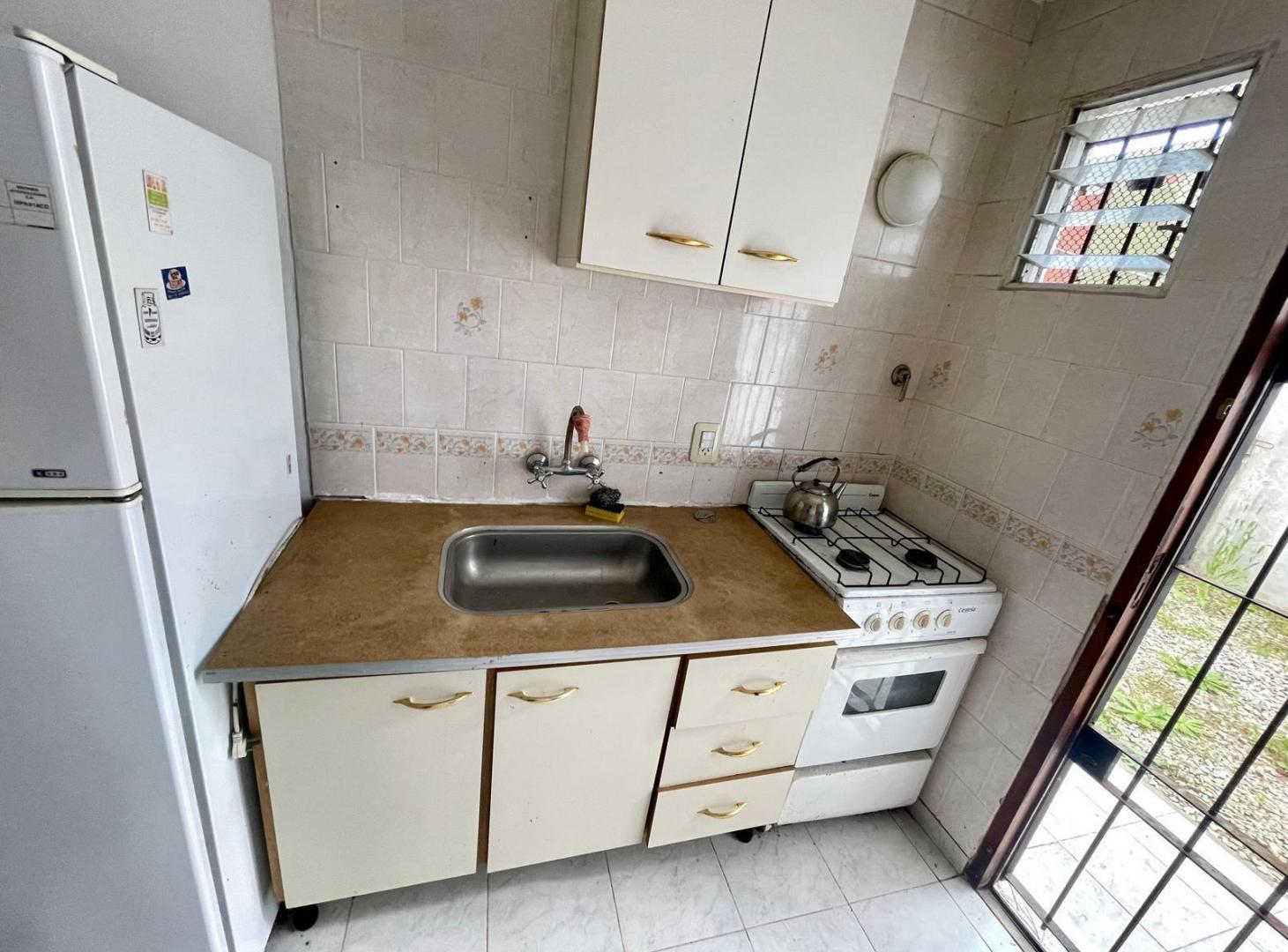 Foto de TRIPLEX AL FONDO EN VENTA EN MAR DEL TUYU A 100 MTS DEL CENTRO, imagen 2