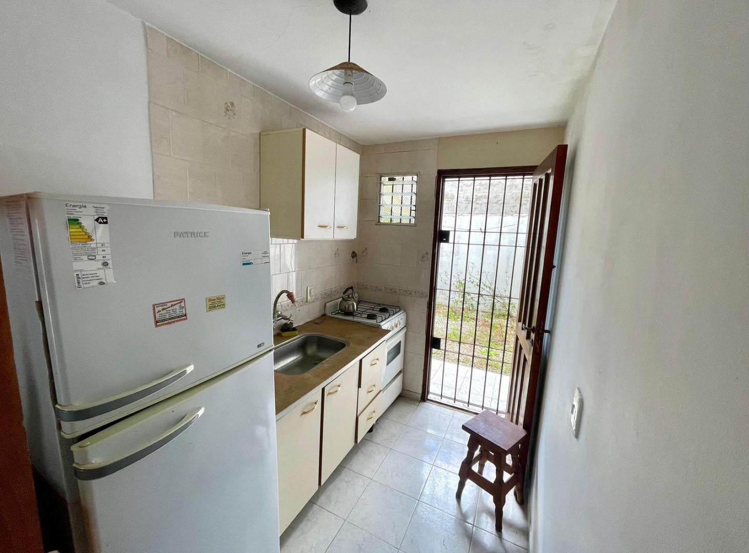 Foto de TRIPLEX AL FONDO EN VENTA EN MAR DEL TUYU A 100 MTS DEL CENTRO, imagen 5