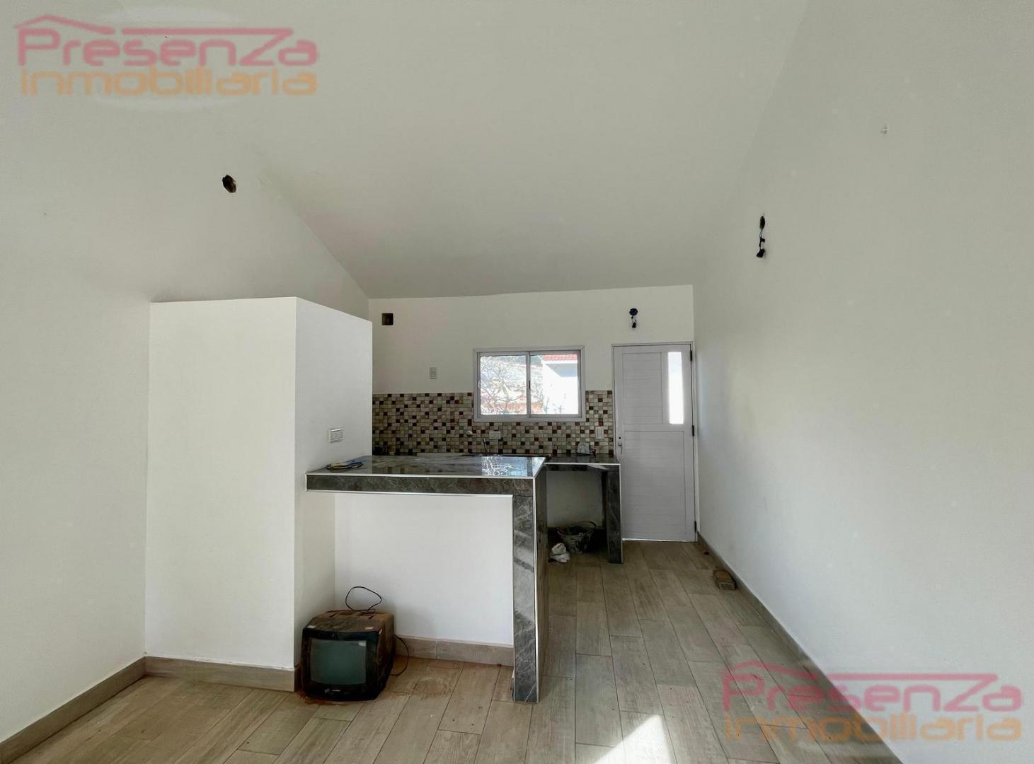 Foto de CASA+ DPTO EN VENTA EN MAR DEL TUYU TOTALMENTE REFACCIONADA A NUEVA, imagen 1
