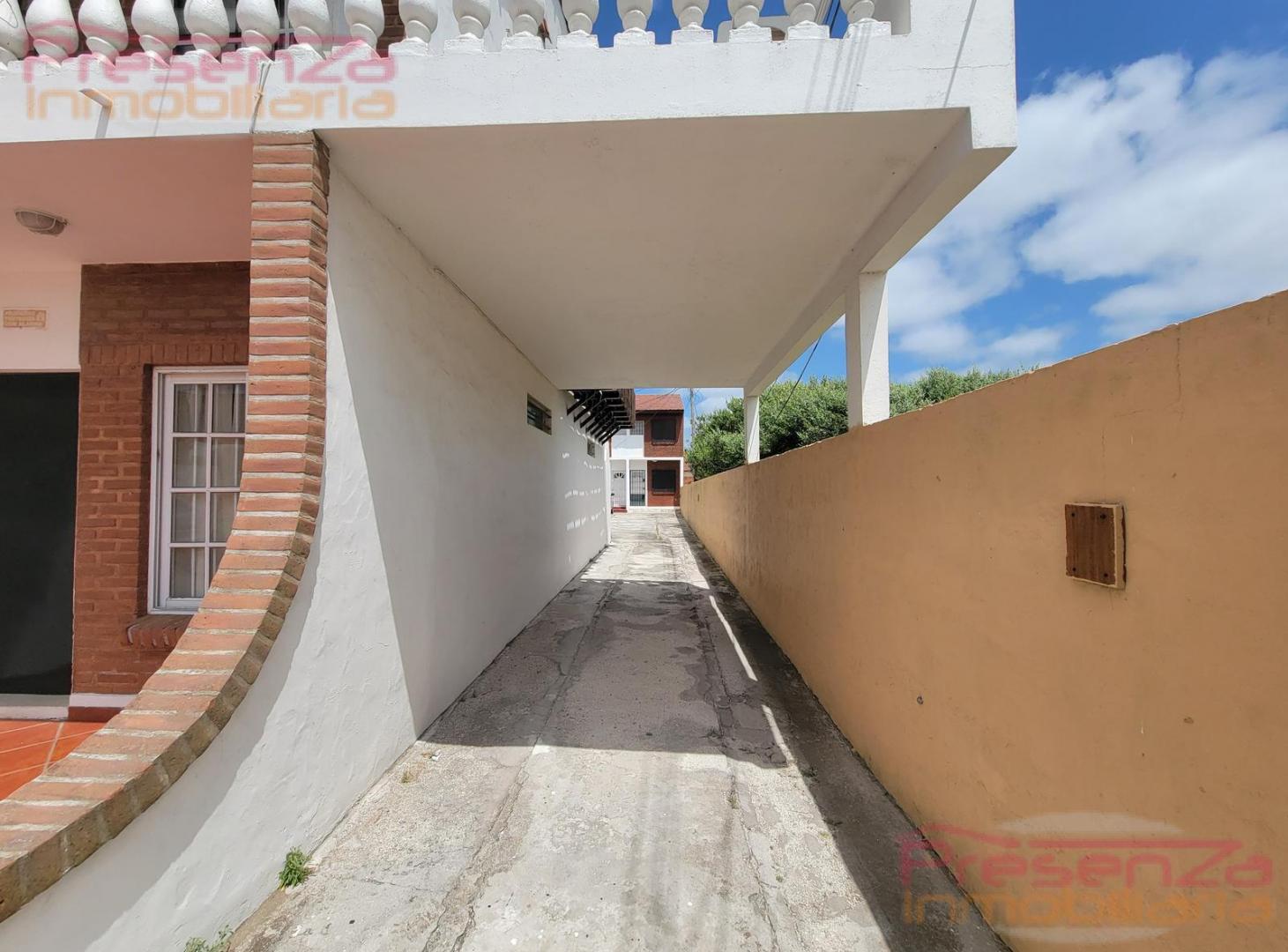 Foto de DUPLEX EN VENTA EN MAR DEL TUYU FRENTE AL MAR IMPERDIBLE, imagen 2