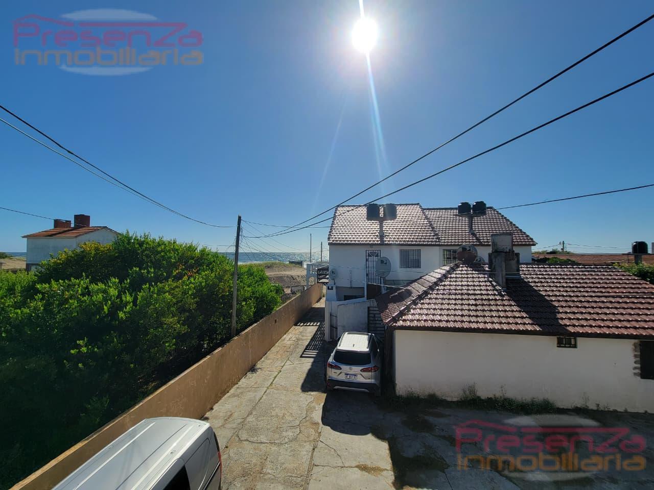Foto de DUPLEX EN VENTA EN MAR DEL TUYU FRENTE AL MAR IMPERDIBLE, imagen 1