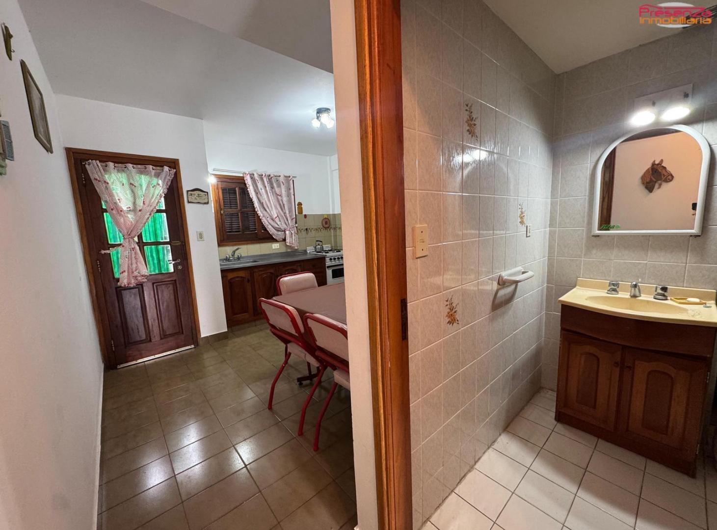 Foto de DUPLEX AL FRENTE EN VENTA EN LA LUCILA DEL MAR CON EXCELENTE UBICACION, imagen 4