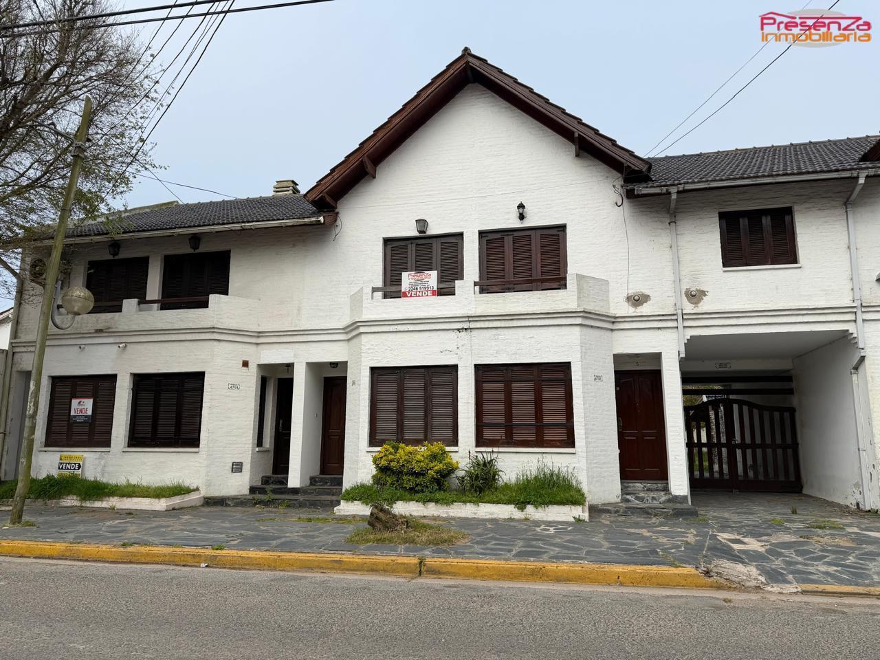 Foto de DUPLEX AL FRENTE EN VENTA EN LA LUCILA DEL MAR CON EXCELENTE UBICACION, imagen 1