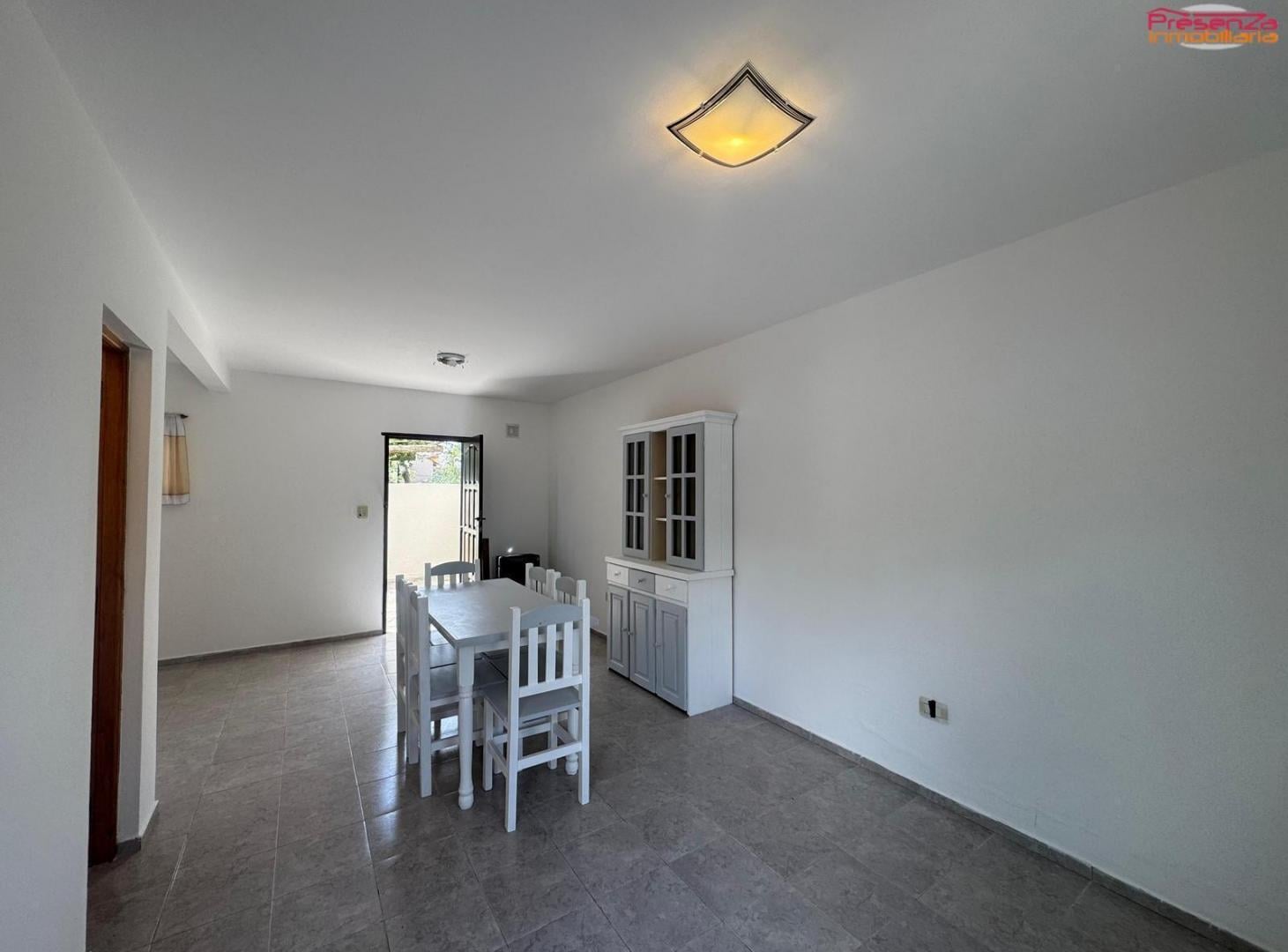 Foto de DUPLEX AL FRENTE EN EXCELENTE ESTADO EN VENTA EN MAR DEL TUYU, imagen 4