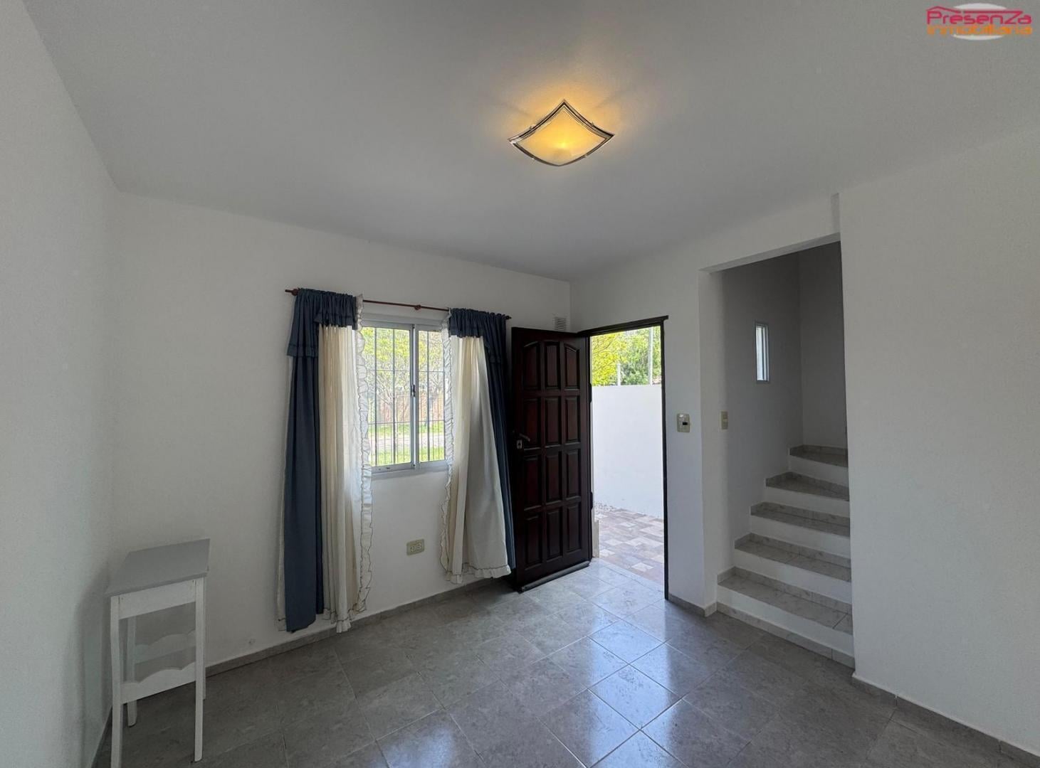 Foto de DUPLEX AL FRENTE EN EXCELENTE ESTADO EN VENTA EN MAR DEL TUYU, imagen 5