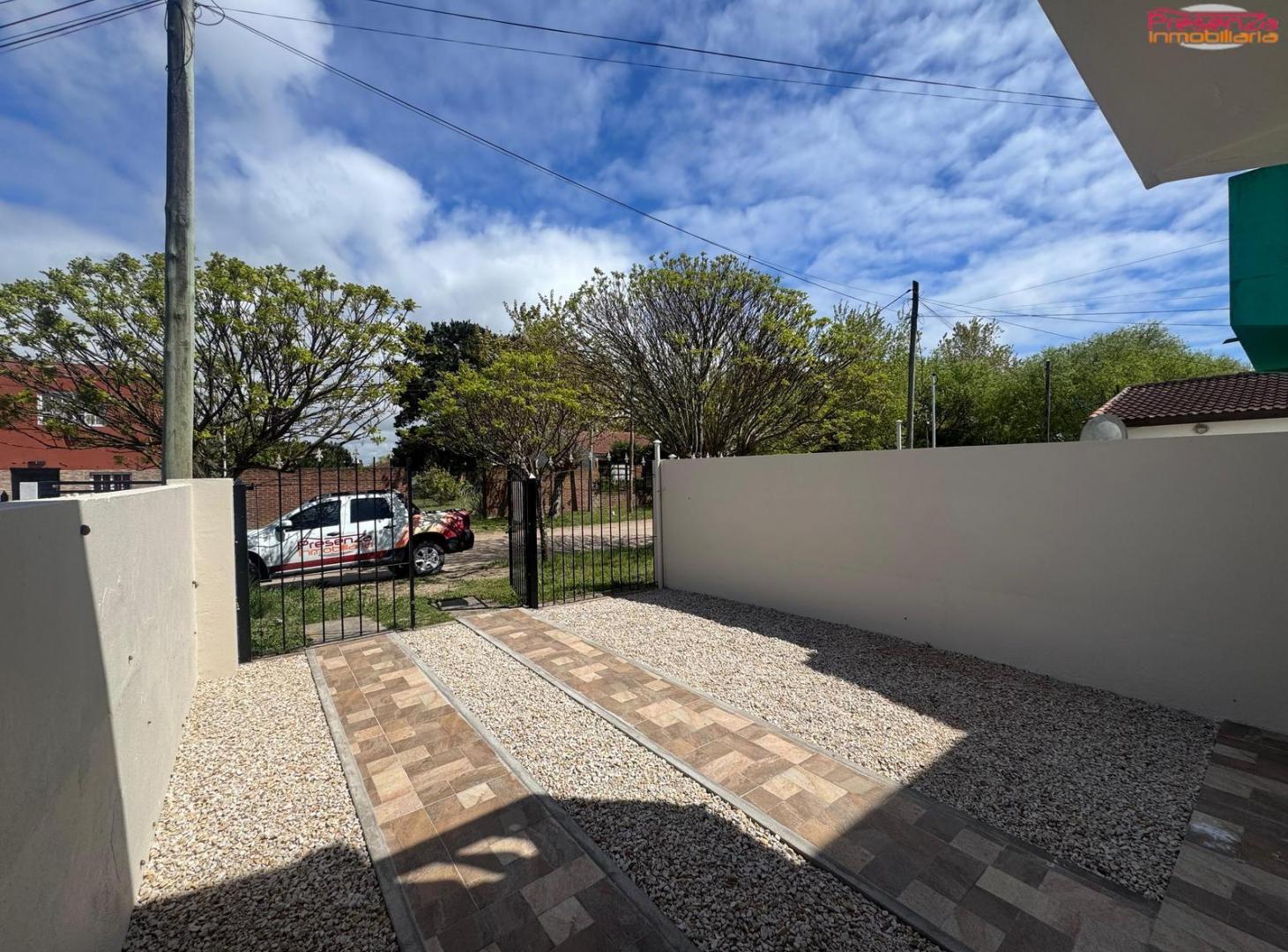 Foto de DUPLEX AL FRENTE EN EXCELENTE ESTADO EN VENTA EN MAR DEL TUYU, imagen 3