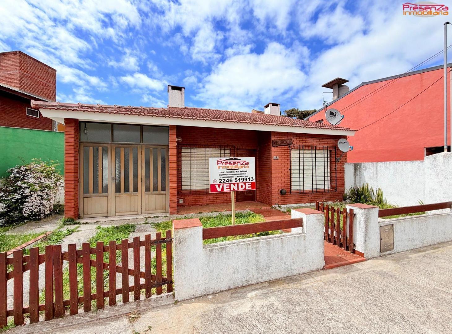 Foto de CASA SOLA EN LOTE EN VENTA EN MAR DEL TUYU EN EXCELENTE UBICACION, imagen 1
